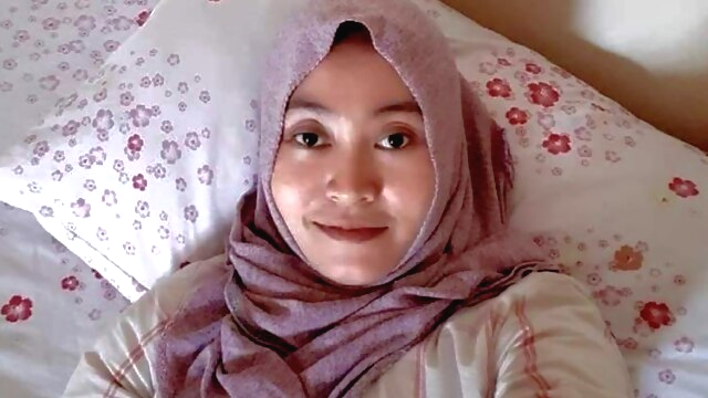 pornstar invite my hijab wife to have sex with pleasure asian arab